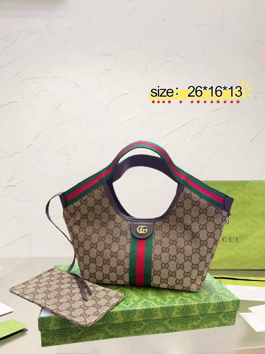 Gucci
✨✨NEW ✨✨
95 dhs❤️

with box
🎁🎁🎁

Zain38
♥️♥️♥️