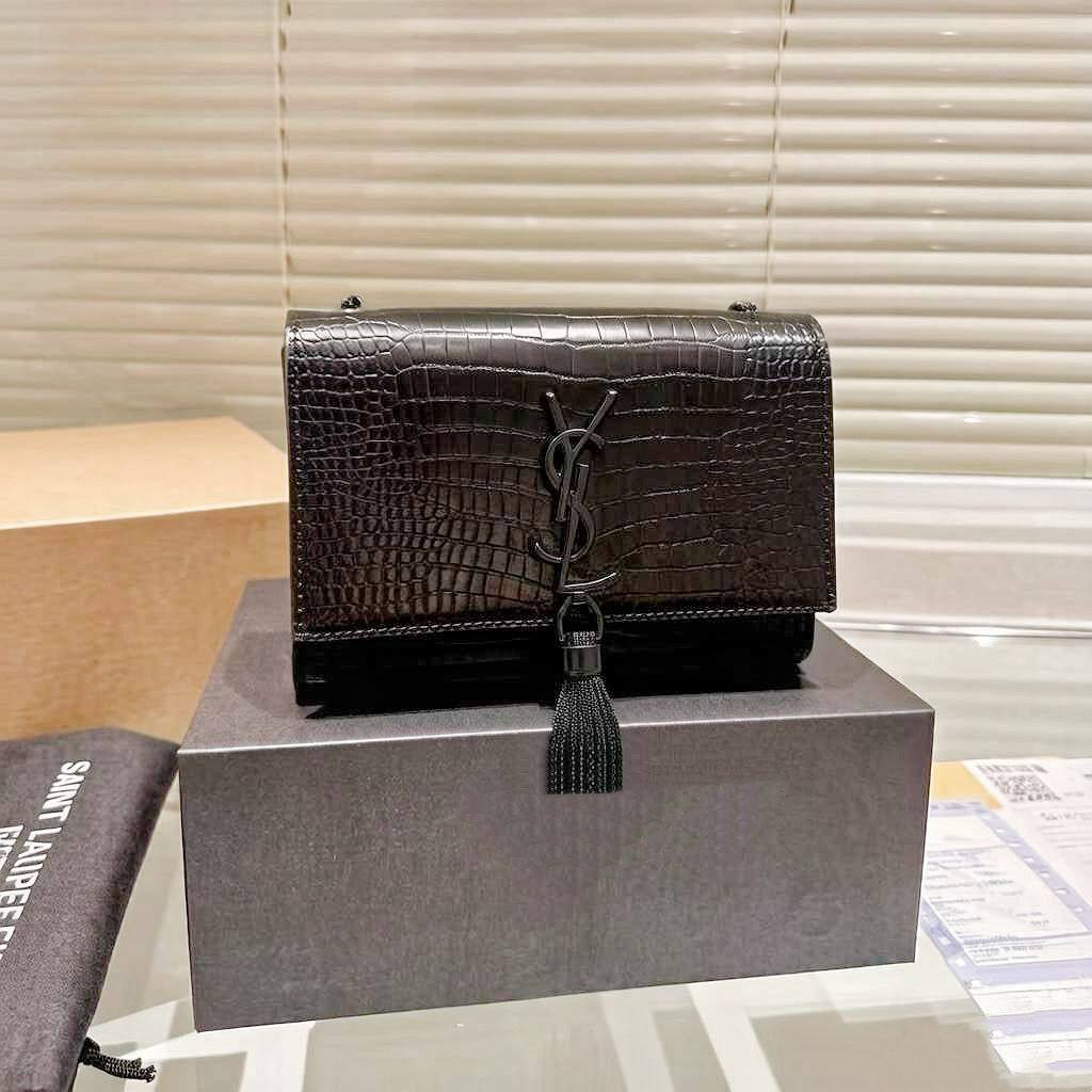 YSL 

NEW CAME
 GOOD QUALITY 

WITH BOX
100 dhs🇦🇪🇦🇪

Zain295
Zain39
♥️♥️♥️