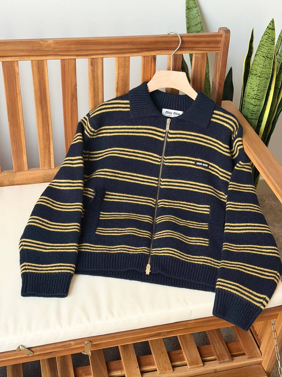 MIU MIU NEW 

VIP QUALITY
  
cashmere 
Size : 36-38-40-42
590 dhs🇦🇪🇦🇪🇦🇪

Zain287
♥️♥️♥️