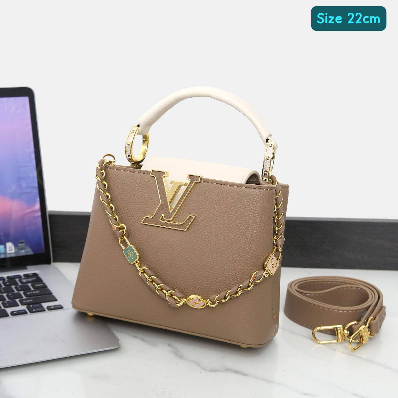 LV
Good quality 

with box 
🎁🎁🎁

125 dhs🌺

Zain186
♥️♥️♥️