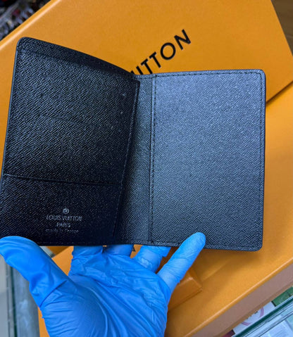 Passport cover
With box
🎁🎁🎁

30 dhs🪙🌨️

Zain93
♥️♥️♥️