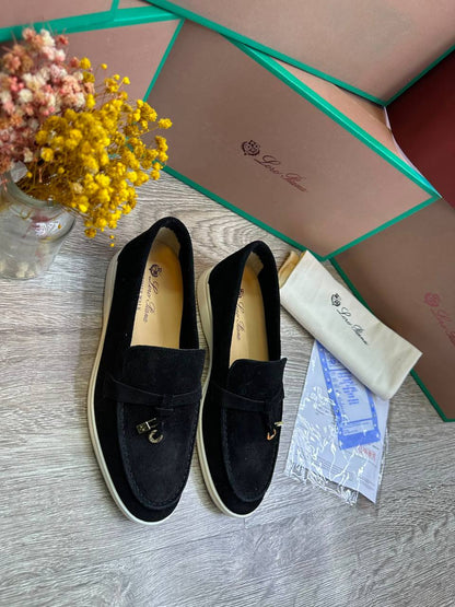 Loro Piana
Size 36-42 
120 dhs💛

Zain132
♥️♥️♥️