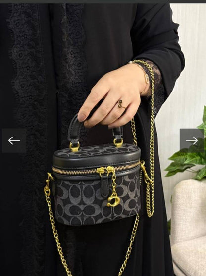 Coach
95 dhs✅
with box
size 15cm
High quality

Zain26
♥️♥️♥️