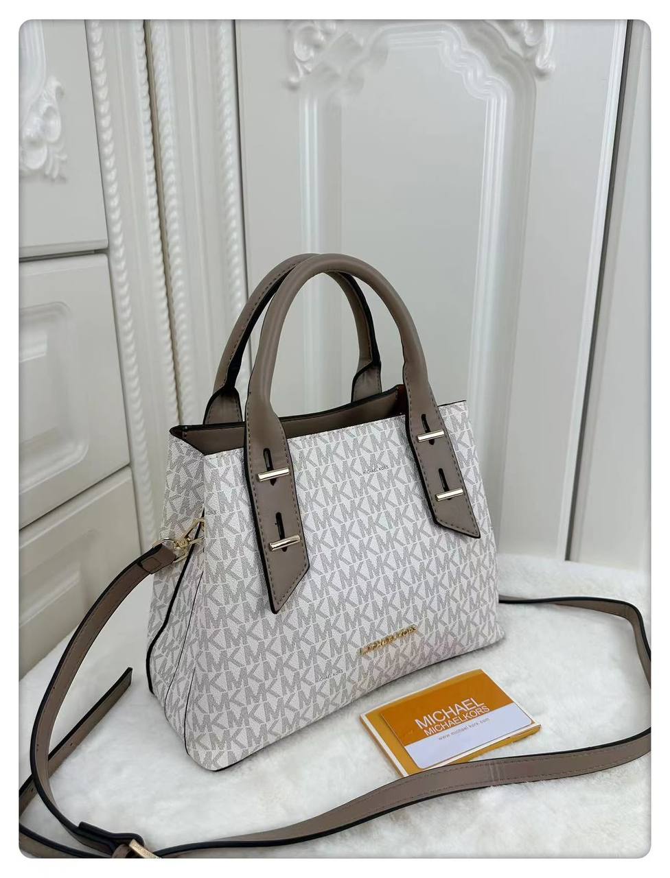 MK 
size :27cm  
110 dhs💓

Zain114
♥️♥️♥️