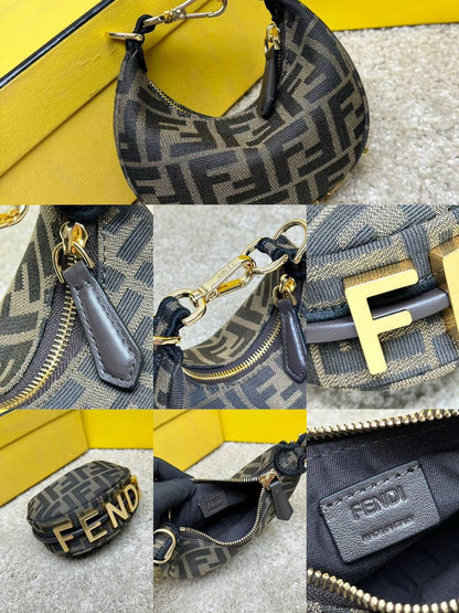 Fendi
100 dhs💓
size：20cm
Good-quality with box

Zain35
♥️♥️♥️