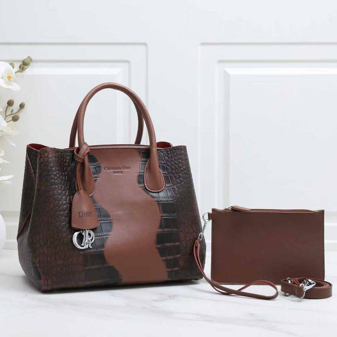 FENDI 
COPY ONE 
180 dhs✅

Zain39
♥️♥️♥️