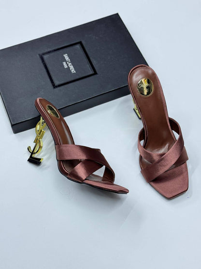 YSL
Size 36 to 41
120 dhs💓

Zain21
♥️♥️♥️