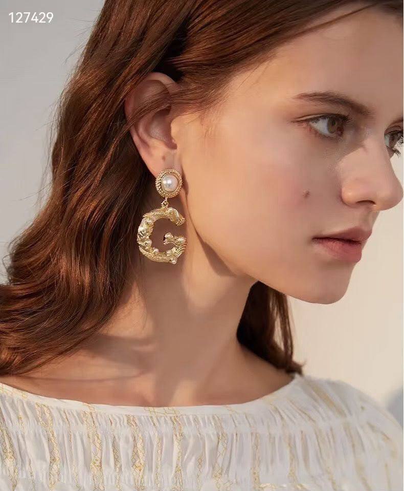 D&G Earrings
Master quality 

55 dhs🇦🇪normal box 📦

Zain48
♥️♥️♥️