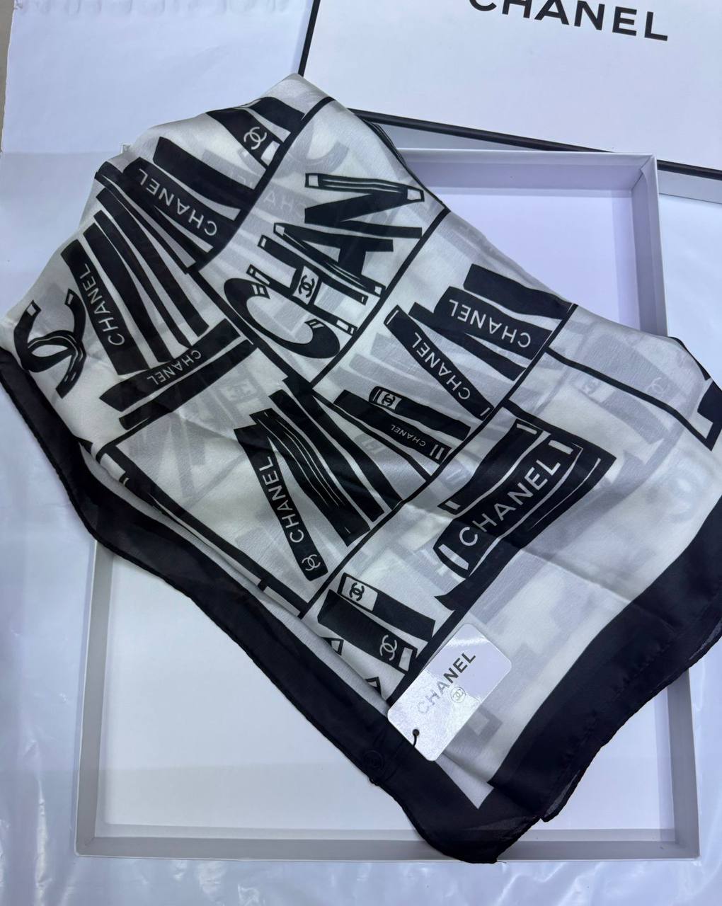 Silk scarf 🧣 
40 dhs✅

With box🎁
55 dhs✅

Zain93
♥️♥️♥️