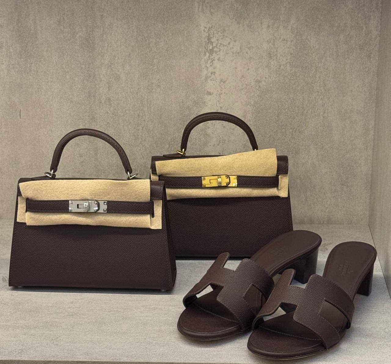 Hernes
𝐇𝐞𝐫𝐦𝐞𝐬 𝐌𝐢𝐧𝐢 𝐊𝐞𝐥𝐥𝐲 𝟏𝟗𝐜𝐦 
𝐇𝐚𝐧𝐝 𝐌𝐚𝐝𝐞 
1350 dhs✅🖤🌴

ETAG4
♥️♥️♥️