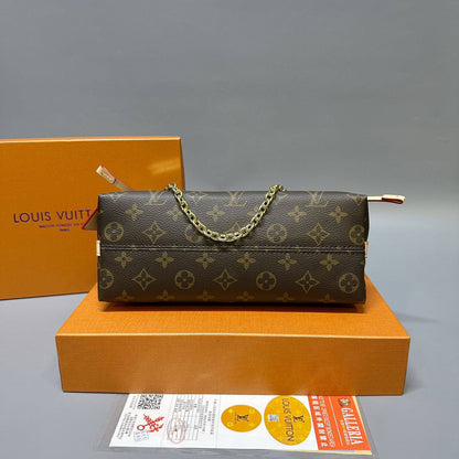 LV

NEW CAME GOOD QUALITY 
WITH BOX 
🎁🎁🎁

90 dhs❣️

Zain39
♥️♥️♥️