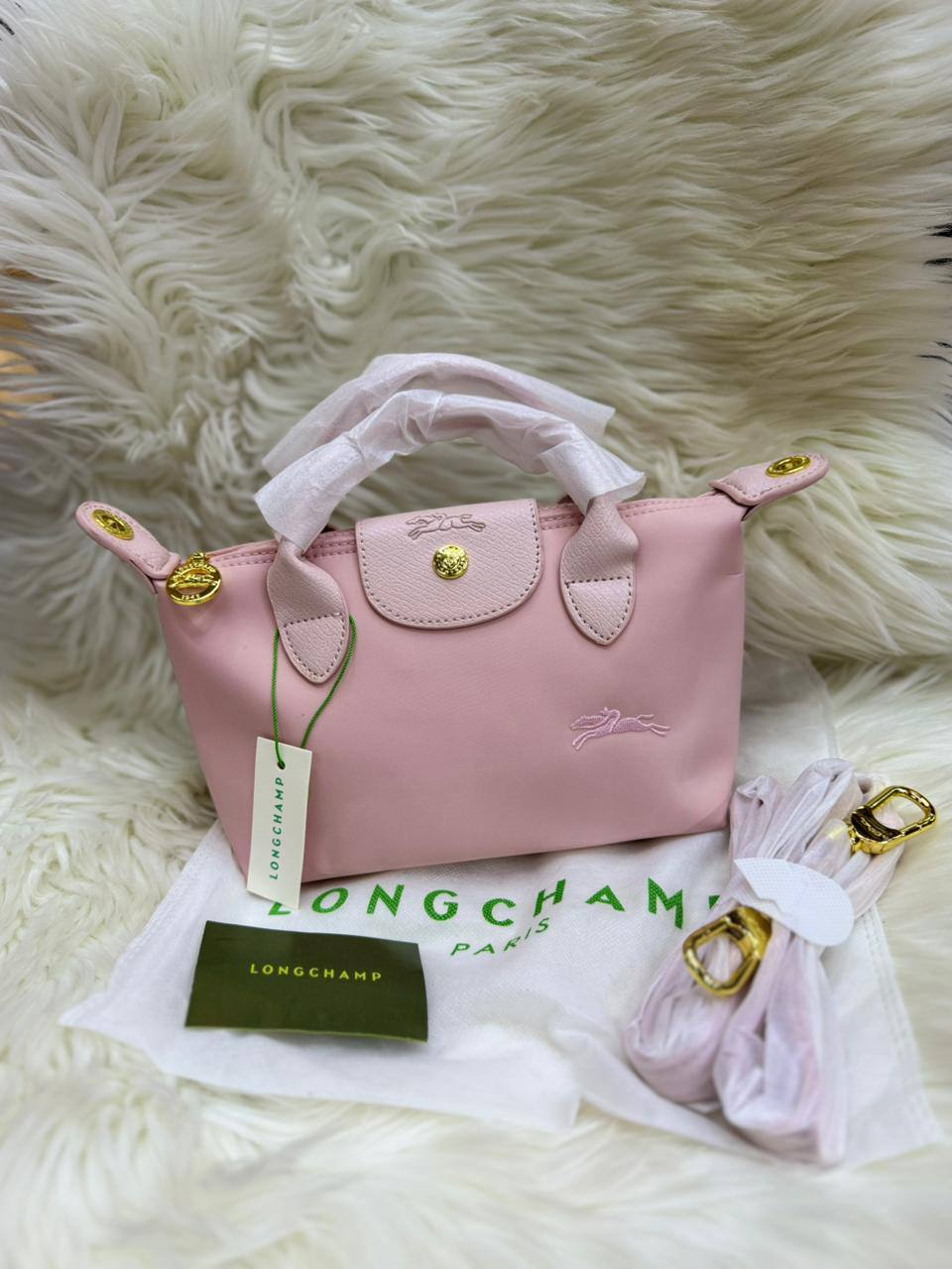 🌷 LongChamp Small
1️⃣ First  Quality 
Size：23 * 14 cm
60 dhs✅

Zain115
♥️♥️♥️