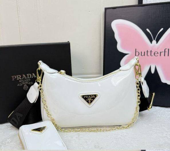 Prada

26 cm

With box
🎁🎁🎁

80 dhs✅


Zain17
♥️♥️♥️