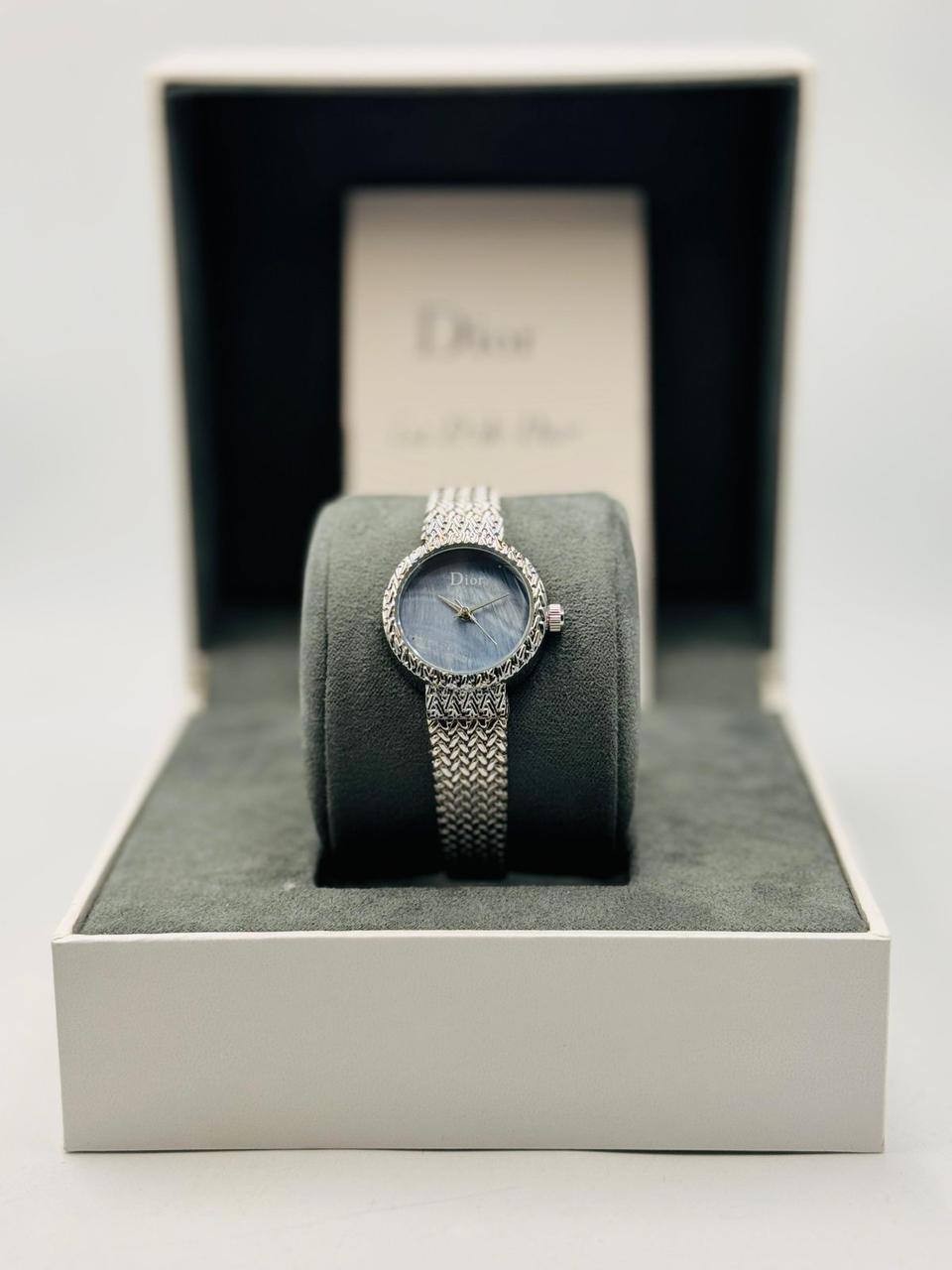 Dior Ladies 
55 dhs🪙💚

Zain08
♥️♥️♥️