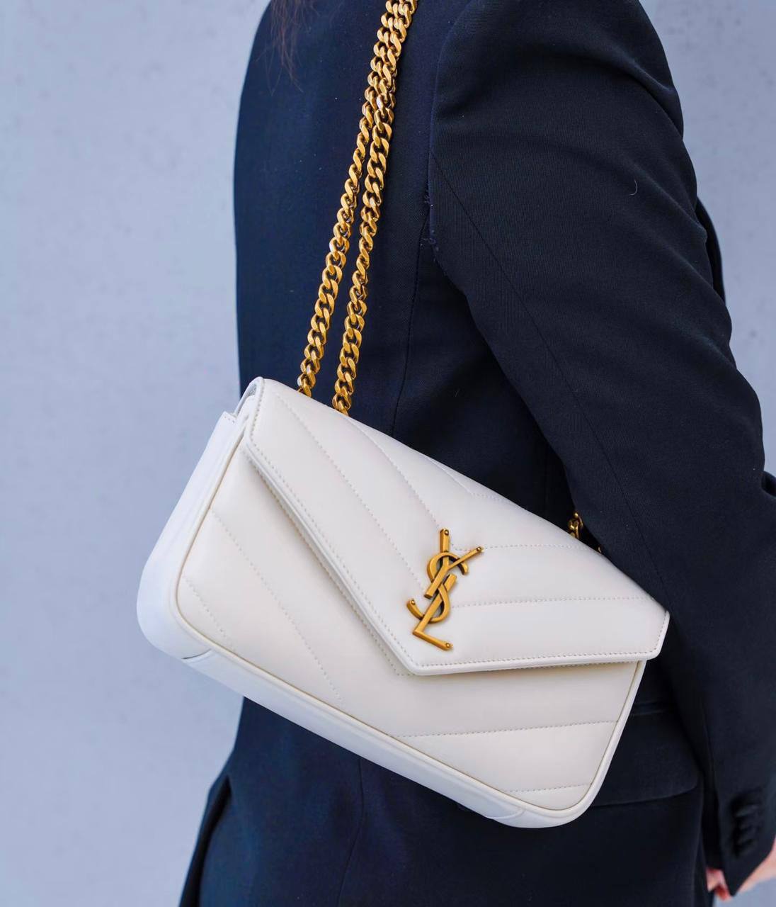 YSL
90 dhs🇦🇪

With box
🎁🎁🎁

24 cm 

Zain219
♥️♥️♥️