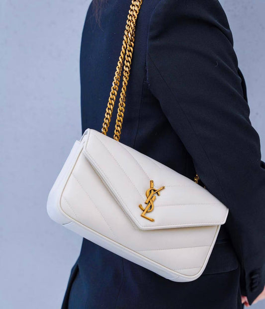 YSL
90 dhs🇦🇪

With box
🎁🎁🎁

24 cm 

Zain219
♥️♥️♥️