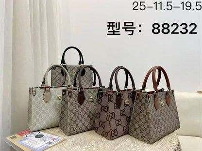 Gucci
95 dhs✅
size 25cm

Zain26
♥️♥️♥️