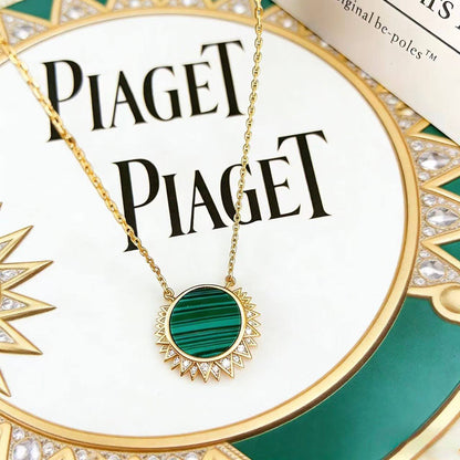 PAIGET NECKLACE
MASTER ✨💫
50 DHS✅ 
WITH BOX AND PAPER BAG🎁🛍️

Zain89
♥️♥️♥️