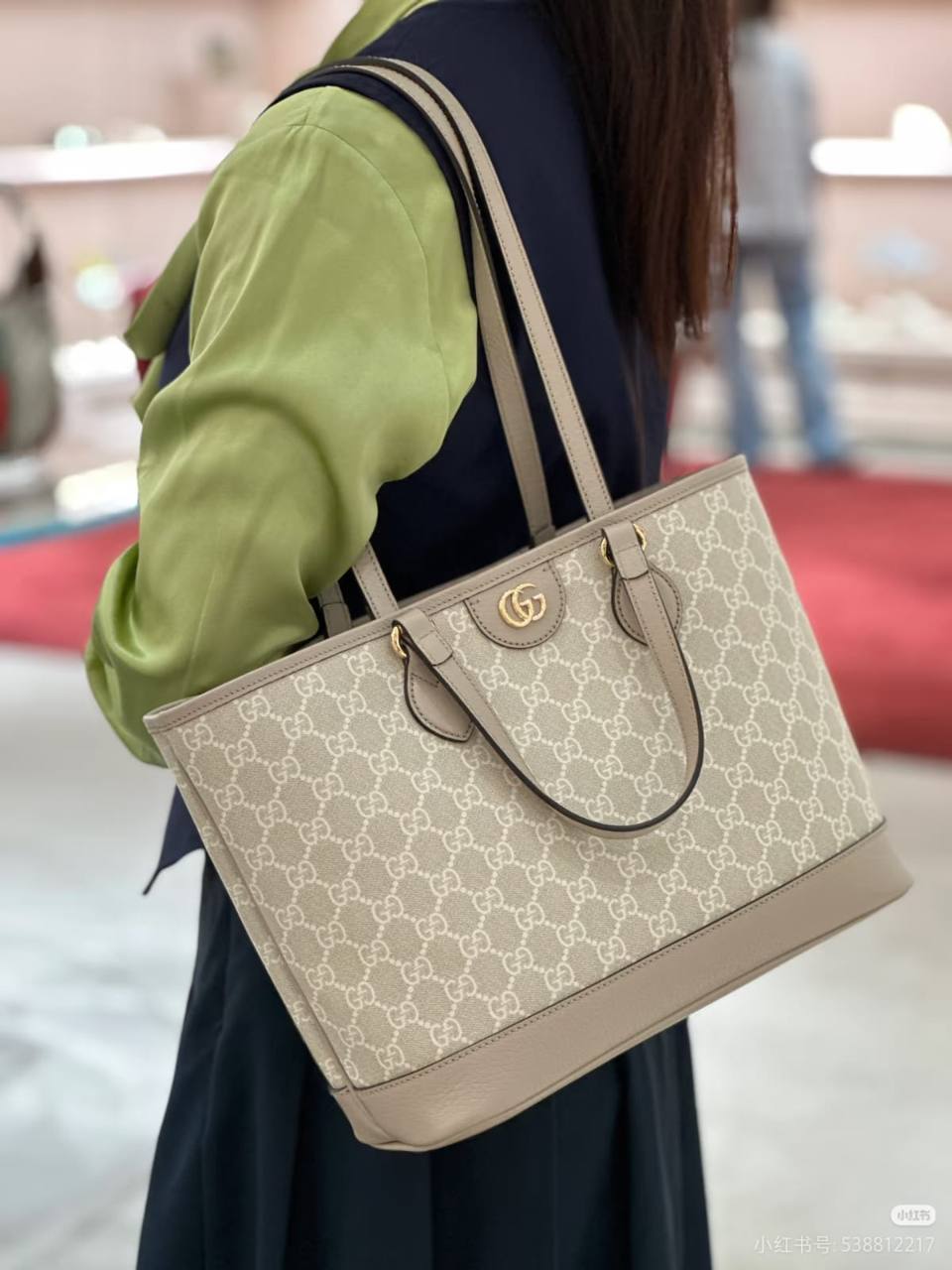 Gucci
Master🌺🌺
270 dhs✅

Zain10
♥️♥️♥️