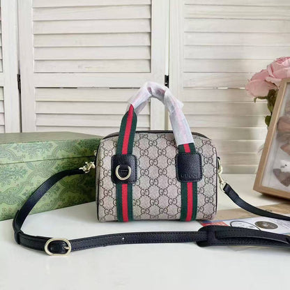 Gucci
High quality 
with box 
🎁🎁🎁

105 dhs🪙💕

Zain136
♥️♥️♥️