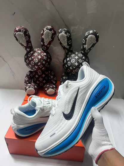 Nike Vomero Plus ‘ white/Blue 💙⚪️
NEW ARRIVALS 🤩
40-45 AVAILABLE 😇
210 dhs💓

Zain242
♥️♥️♥️