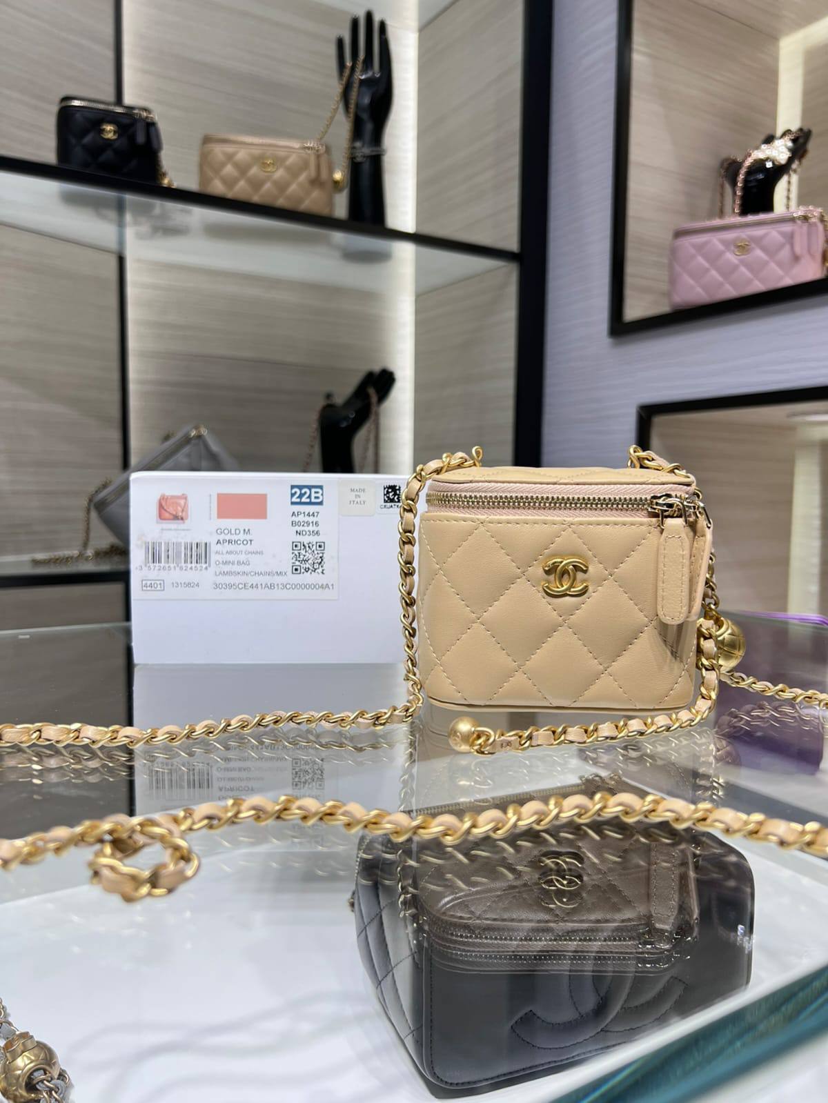 CHANEL  ✨💕
💯
SuperMaster Quality 🔥🔥
Available Now ❤️❤️❤️
For Price 👇 WTSP Text Zain 0568585901

Zain121
♥️♥️♥️