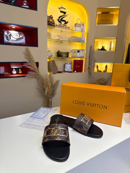 LV Slipper, 
New Arrived 
Size 36 To 41
90 dhs❣️

Zain16

اطلبوه من الوتس المثبت في الأعلى👆🏻👆🏻

تواصلو معنا 👈🏻 Zain 
For order WhatsApp pinned 👆🏻

♥️♥️♥️