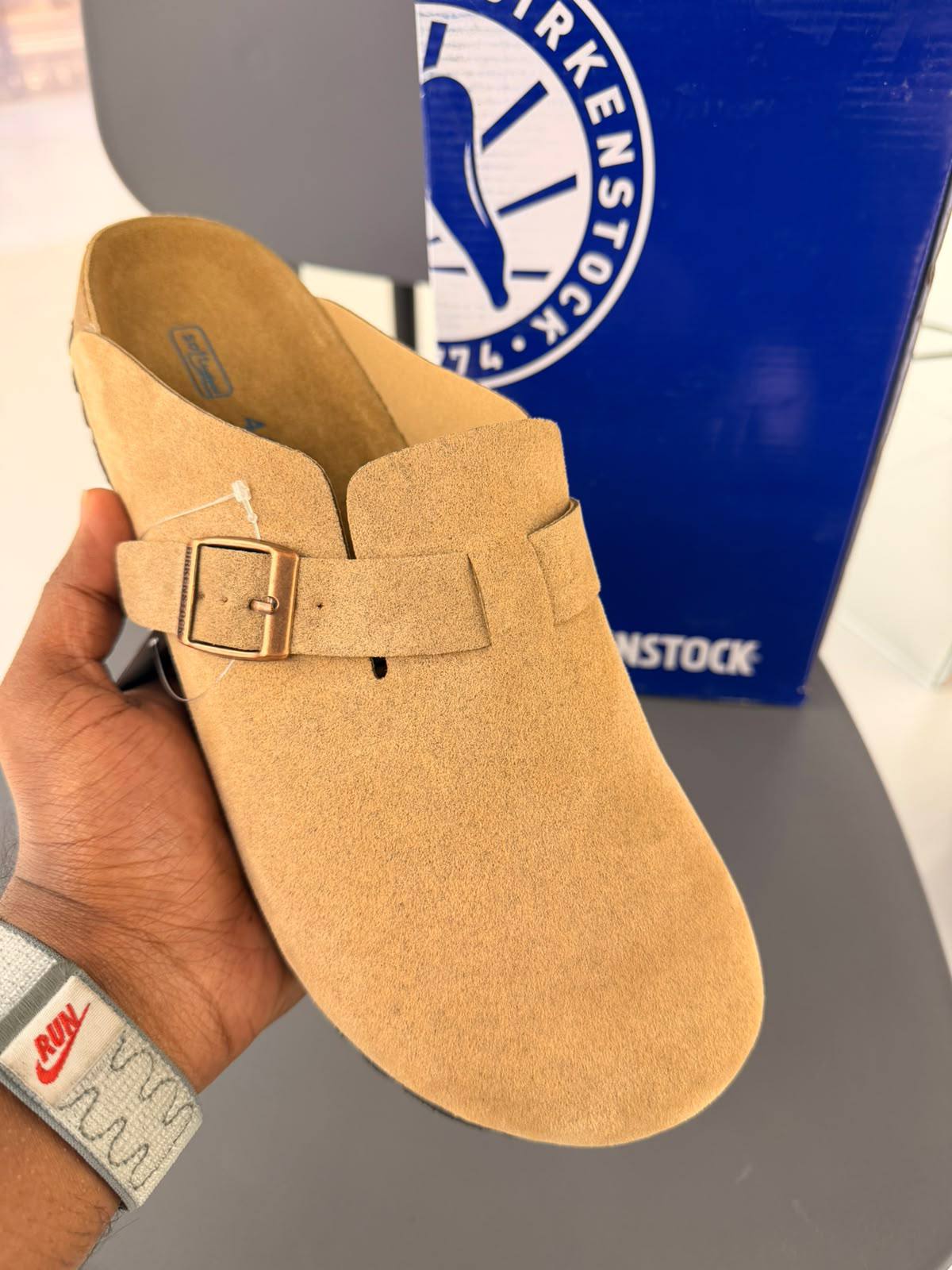 Birkenstock

110 dhs🇦🇪🇦🇪

Size : 40 to 46
Zain183
♥️♥️♥️