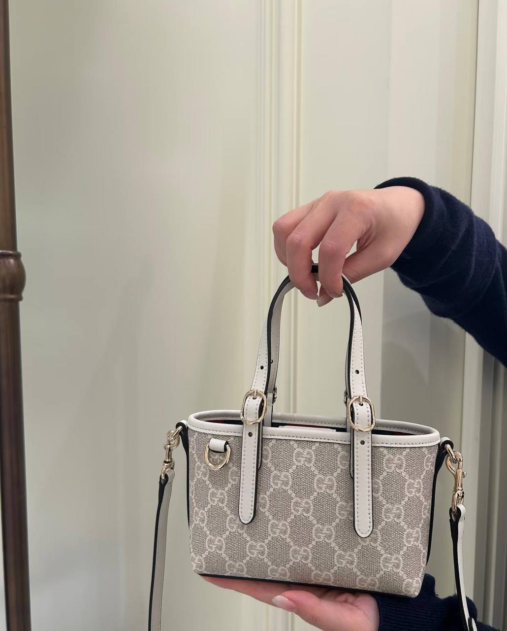 Gucci

Size：17/7/12

with box🎁

90 dhs✅

Zain07
♥️♥️♥️