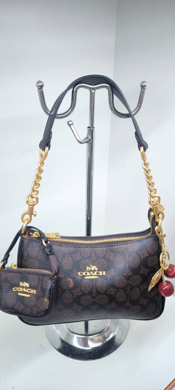 Coach
good quality
With box 
95 dhs💓

Zain203
♥️♥️♥️