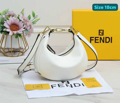Fendi

Good quality 

with box 
🎁🎁🎁

90 dhs❣️

Zain186
♥️♥️♥️