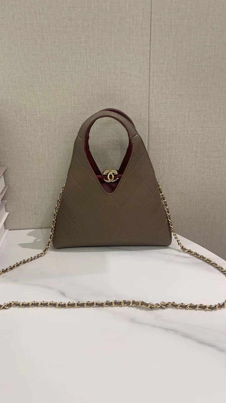 New arrival
23cm
with box
130 dhs🇦🇪🇦🇪

Zain118
♥️♥️♥️