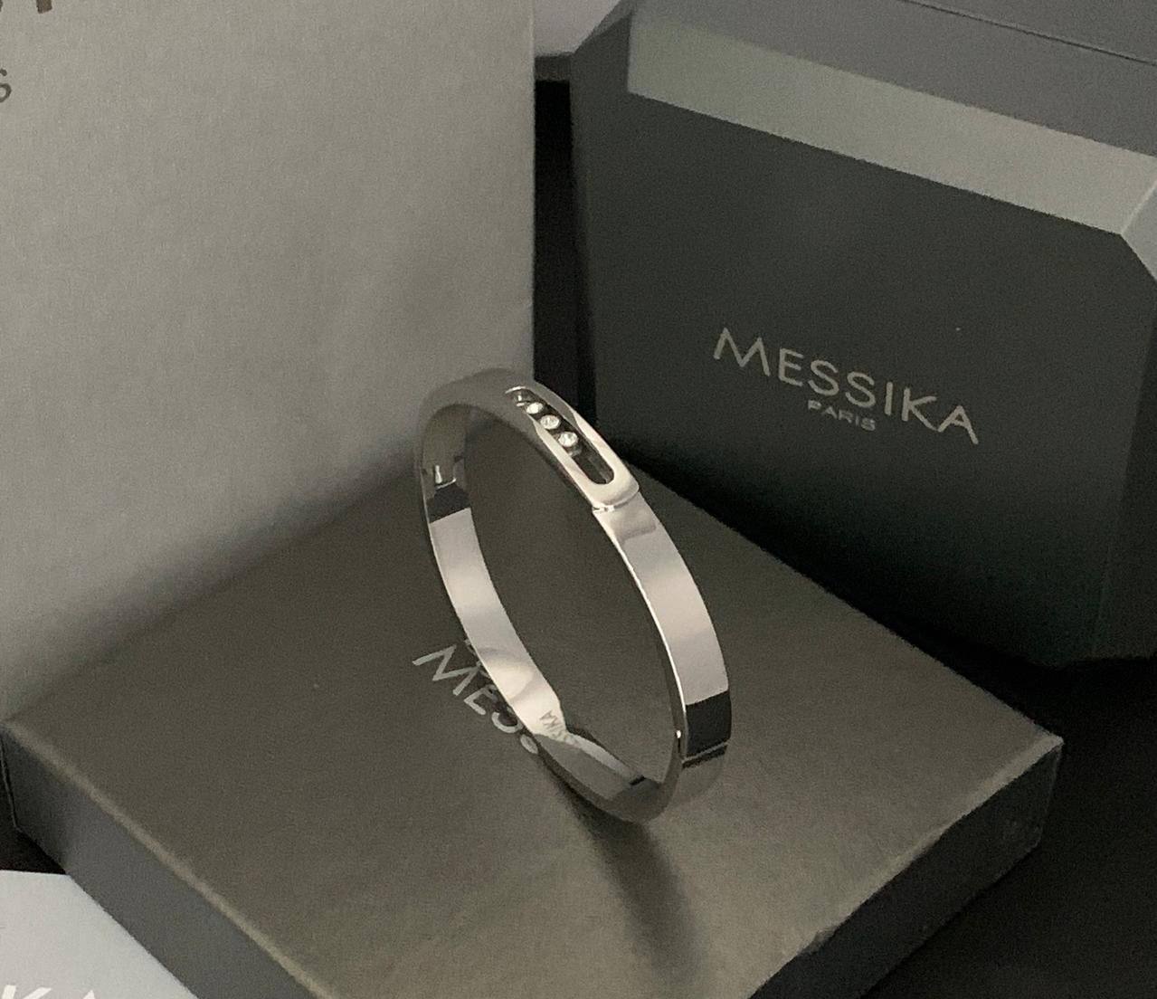 Messika Bangle
75 dhs🪙💚

Zain89
♥️♥️♥️