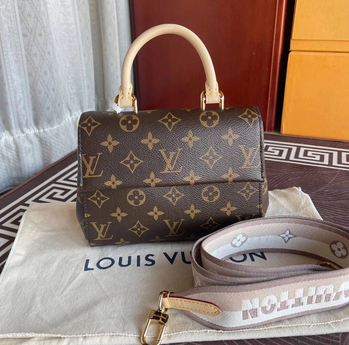 LV

105 dhs🇦🇪🇦🇪🇦🇪

High-quality 

with box
Zain35
♥️♥️♥️