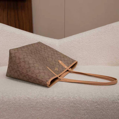 Coach
100 dhs❣️
2in1
Both sides are usable.

Zain07
♥️♥️♥️