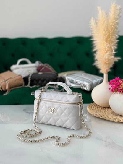 Chanel  ✨💥
Available original box 📦 
With full packing 🎀🎀
Super high quality 💥💥
For Price 👇 WhatsApp✅
0568585901 
0507557372
0552275751 Owner Zain 👌

Zain283
♥️♥️♥️