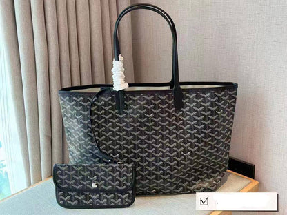 🌼 Goyard 
1️⃣ First quality 
Size : 46 * 27 cm
80 dhs💓

Zain115
♥️♥️♥️