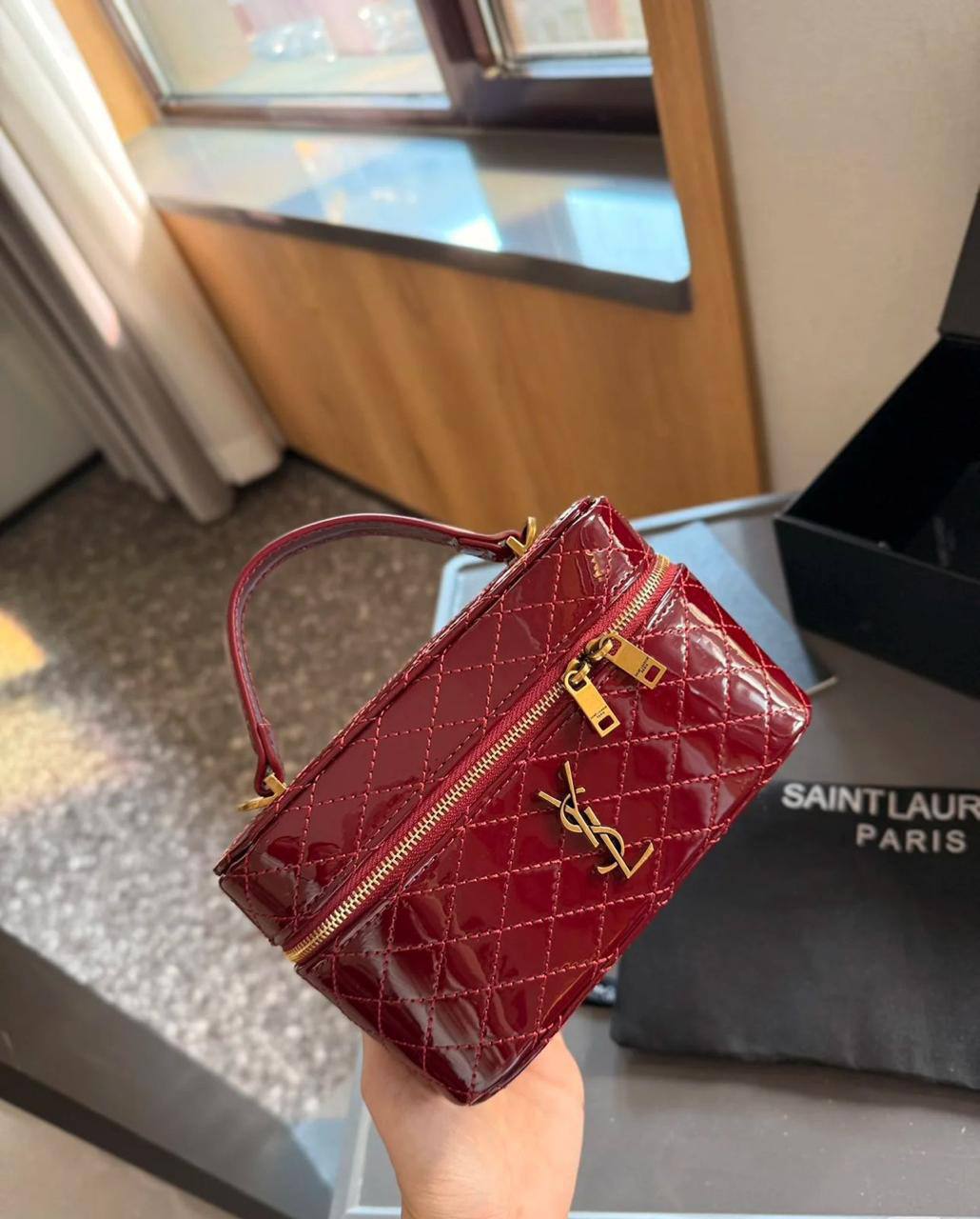 💗 YSL Gaby
1⃣️ First quality +🎁
size : 18.5 * 13 * 7 cm
85 dhs❣️
with box 🎁

Zain115
♥️♥️♥️