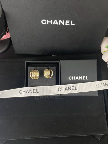 Chanel Earrings
Master quality 

*45* AED normal box 📦

Zain48
♥️♥️♥️