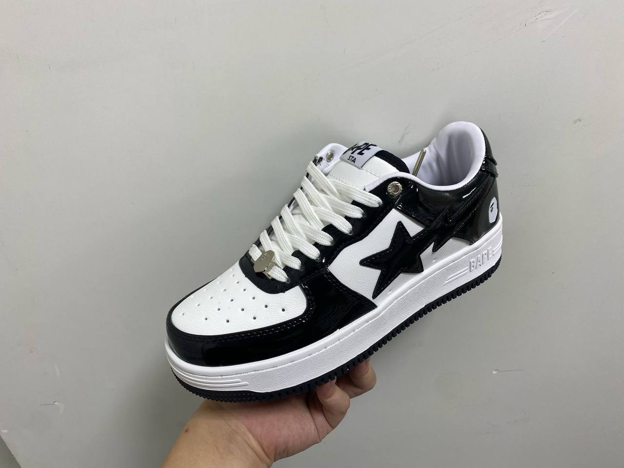 A Bathing Ape Bapesta Low 'Black/White'
36-45 AVAILABLE 🤩
200 dhs🪙

Zain242
♥️♥️♥️
