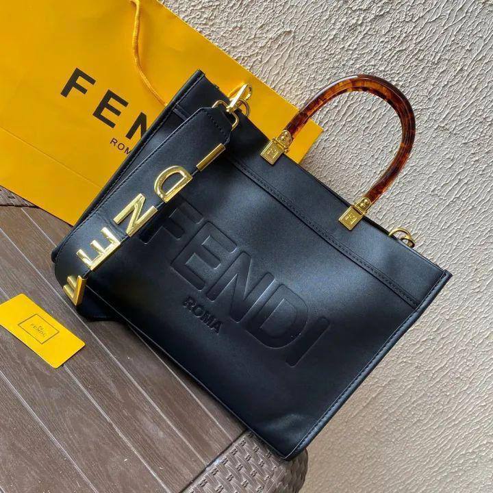 FENDI TOTE 
GOOD QUALITY 💯
110 DHS✅

Zain28
♥️♥️♥️