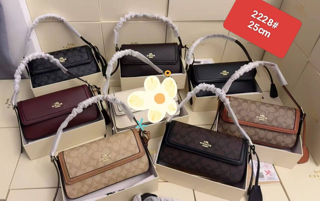 Coach
80 dhs🇦🇪

with box
🎁🎁🎁

size 25cm

Zain26
♥️♥️♥️