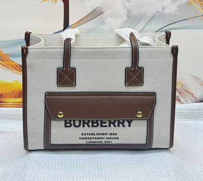 Burberry
Best quality
100 dhs🗽
size 36cm

Zain158
♥️♥️♥️