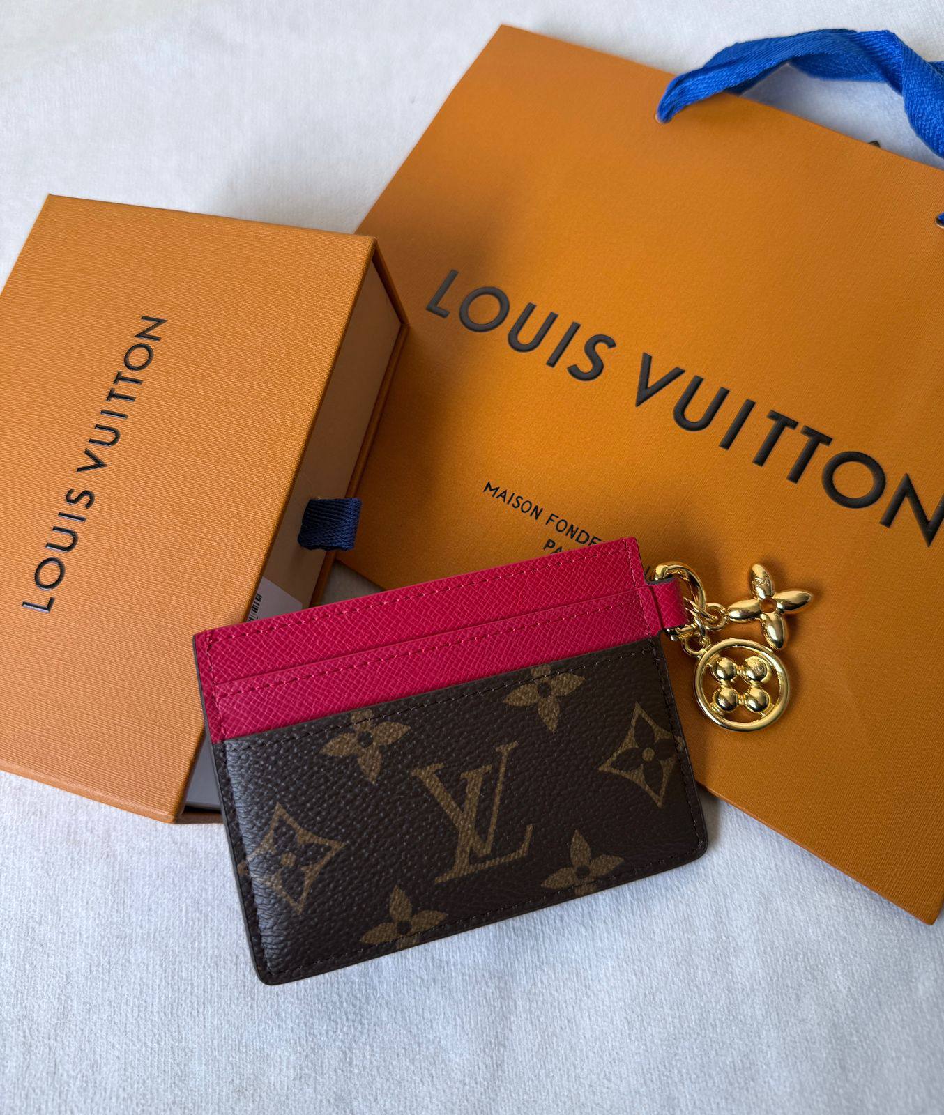 LV card holder
💝*Super Master*💝
320 dhs✅

Zain275
♥️♥️♥️
