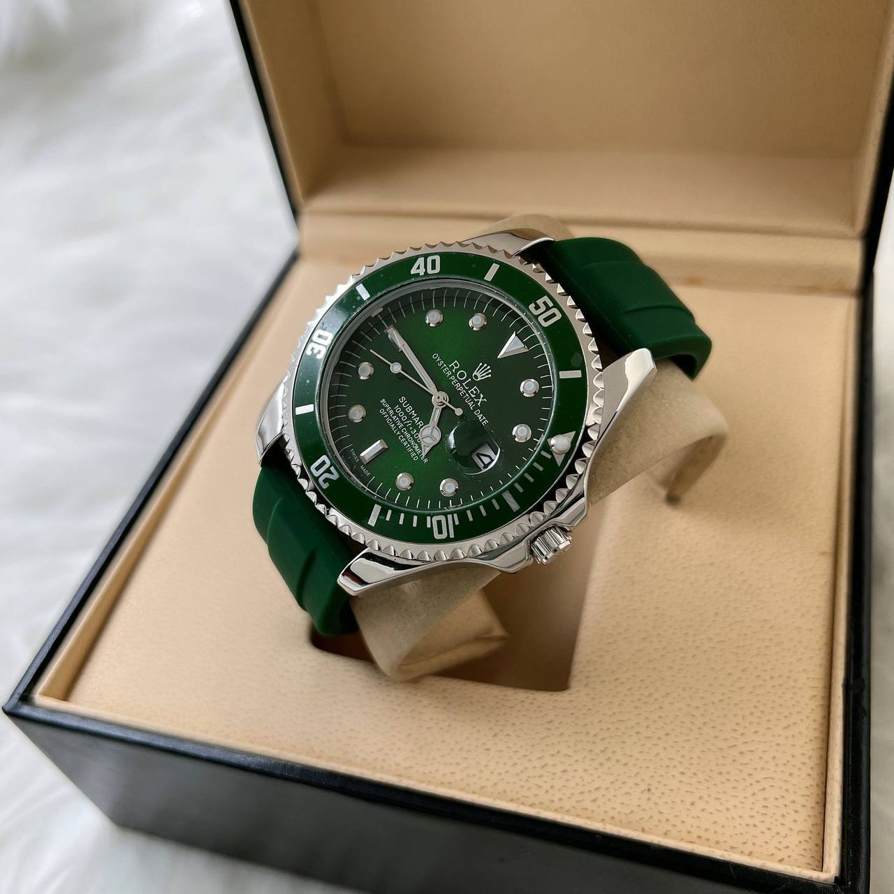 Rolex - Cartier
55 dhs🪙💚

Zain45
♥️♥️♥️