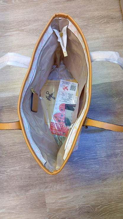 Coach
Good quality 
with box 
100 dhs🇦🇪🇦🇪

Zain186
♥️♥️♥️