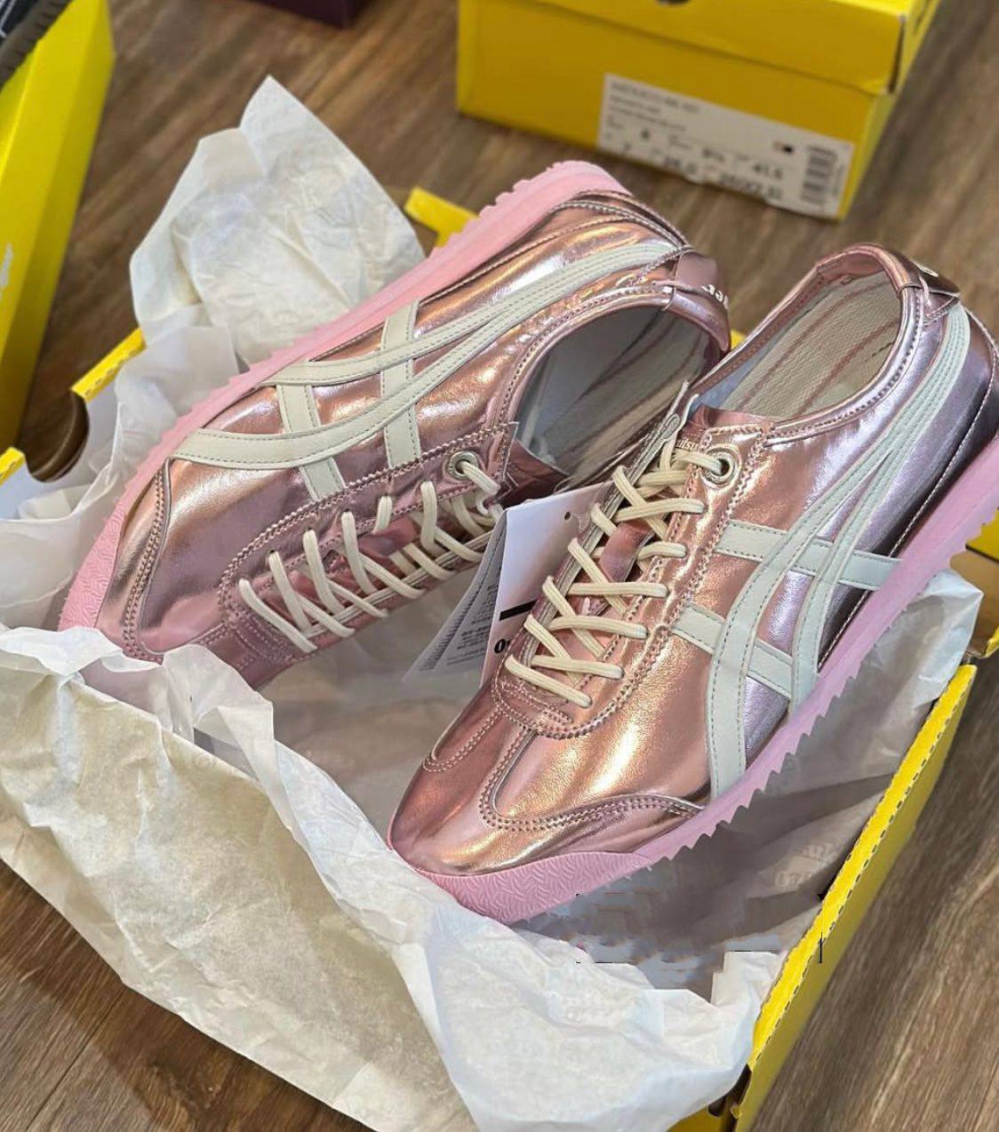 Onitsuka Tiger Mexico 66 SD “Metropolis” , 
Size 36 to 45 , 
170 dhs✅

Zain196
♥️♥️♥️