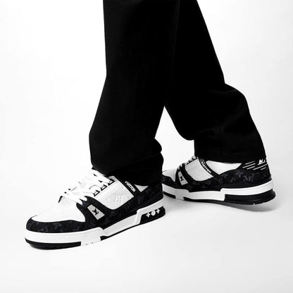 LV Trainers ‘Black and white’🖤🤍
36-45 AVAILABLE🤩
220 dhs💓

Zain242
♥️♥️♥️