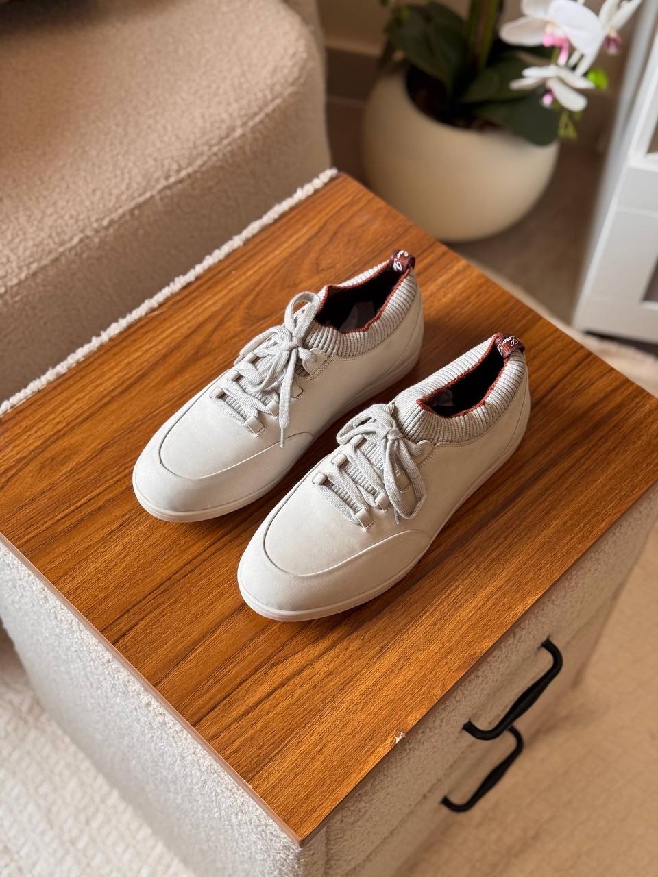 LORO PIANA
*360 LP*
*AAA QUALITY*
*size: 40 to 46 
450 dhs🪙💚

Zain185
♥️♥️♥️