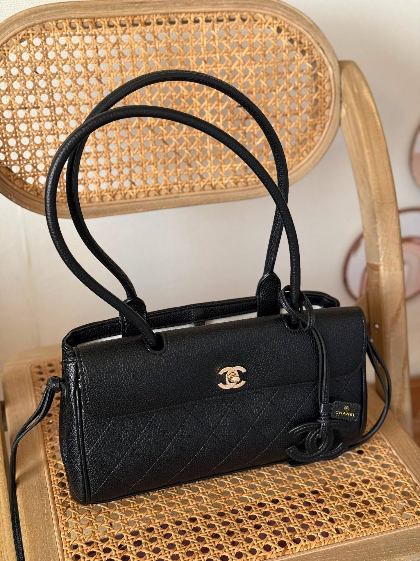 New Collection✨✨✨
CHANEL
30cm
420 dhs🇦🇪🇦🇪
*MASTER QUALITY*
With box🎁

Zain167
♥️♥️♥️